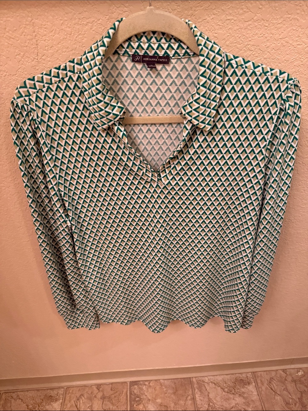Adrianna Papell Green and Cream Geometric Button-Down Blouse